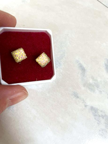 Trblietavé náušnice - napichovačky,