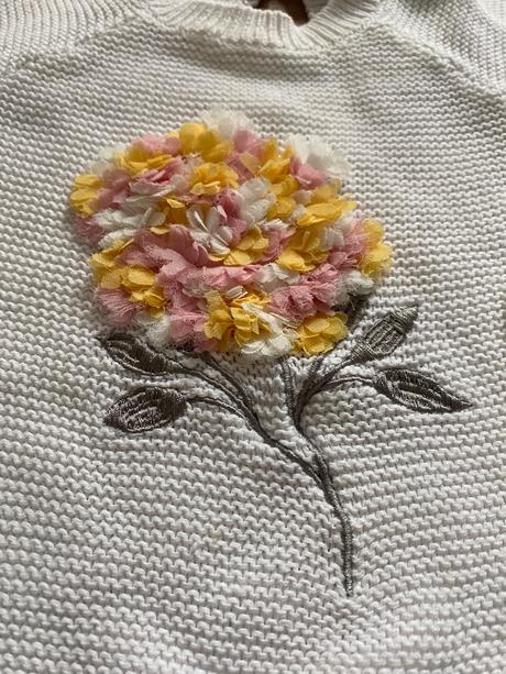 Reserved sveter s kvetinkou 92, reserved,92