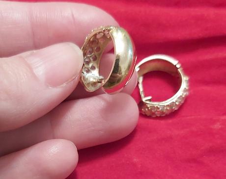 Zlaté obojstranné náušnice,