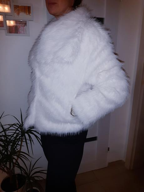 Biely kožuštek, pošta v cene, s