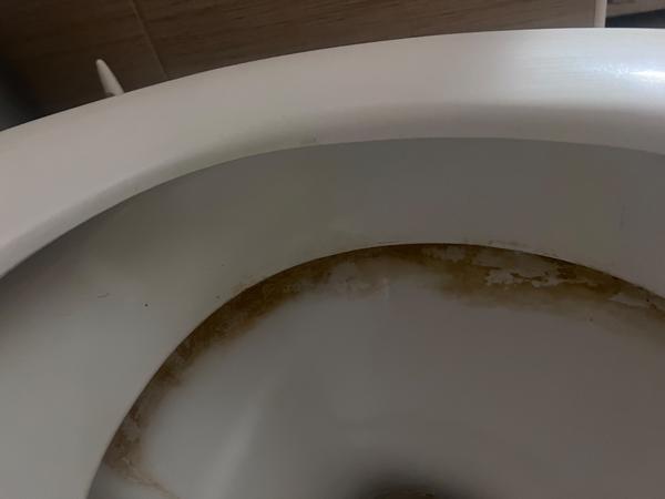 Ako odstrániť žlté škvrny z WC?