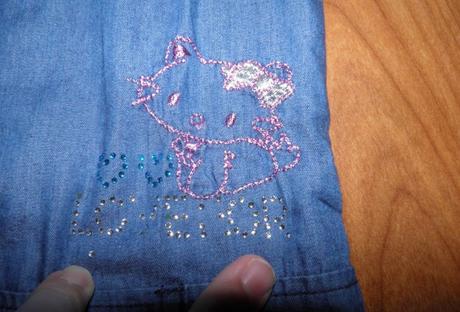 Šaty z tenkej riflovinky s hello kitty, 86