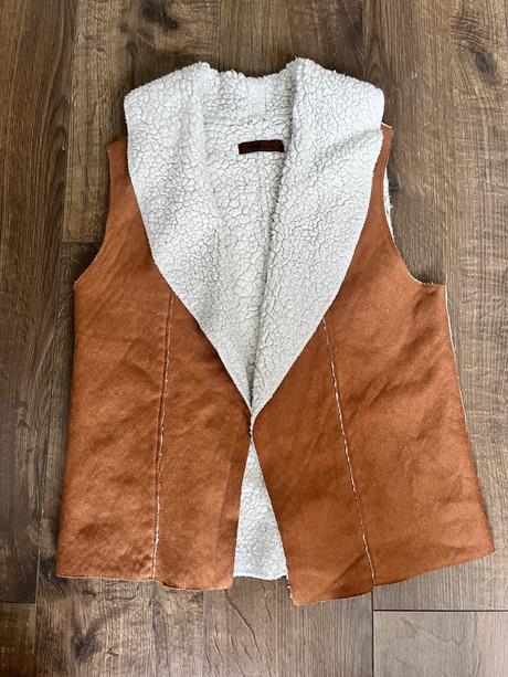 Dámska hnedá vesta s barančekovou podšívkou, new yorker,m