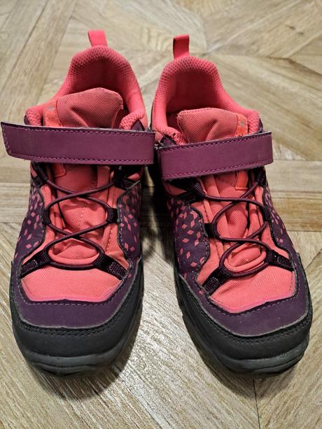 Decathlon turisticke topanky, 33