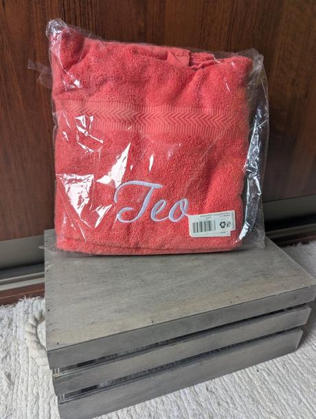 Nový uterák s menom teo, 