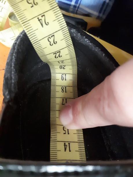 Krasne cierne lakovky s maslickou, 29