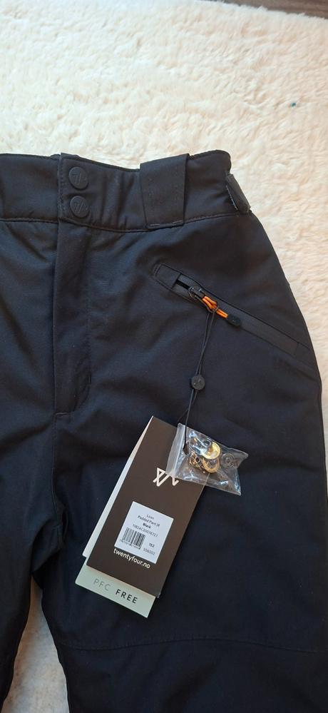 Dievčenské oteplovačky, 152