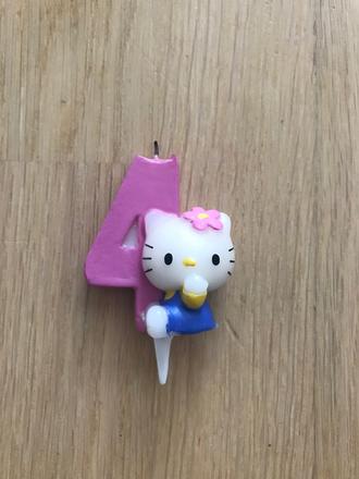 Narodeninová sviečka - hello kitty (4 roky), 