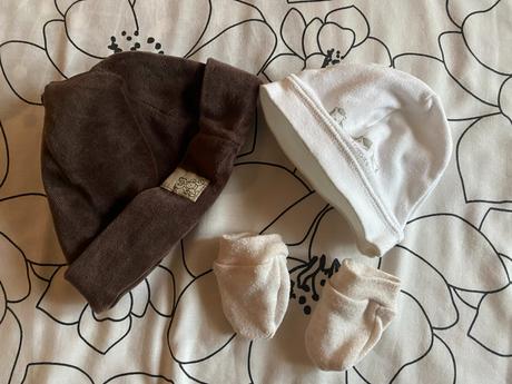 Set - čiapky 2ks + rukavičky - 3ks,