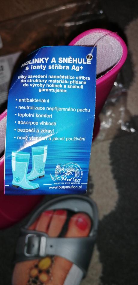 Nove gumaky 31/32, 32