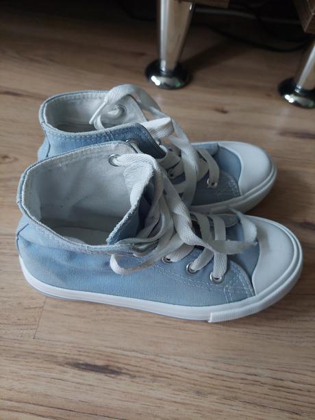 Šnurovacie topánky, 30