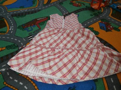 Dievčenské šatky, 104