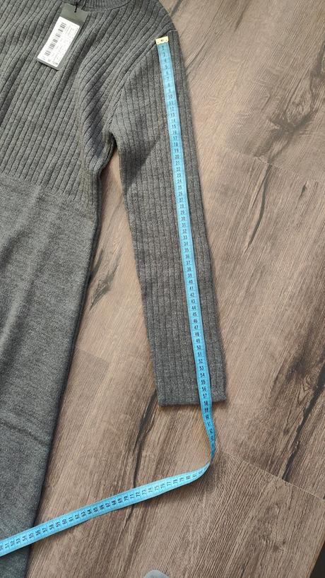 Dámske úpletové šaty, m