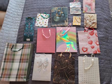 14 ks darčekové tašky, 