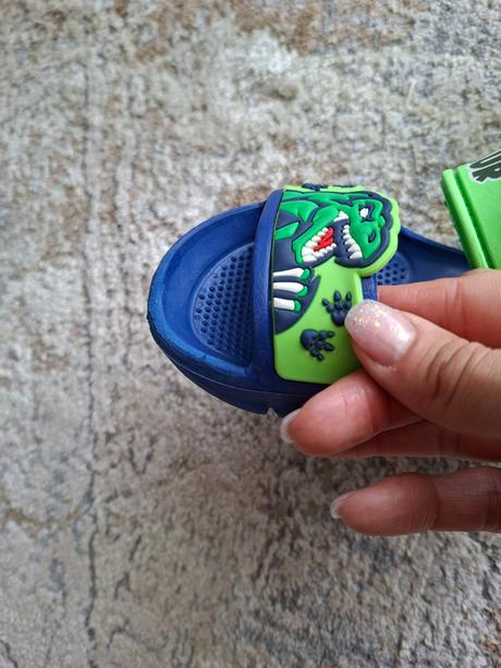 Dinovske sandalky, 27