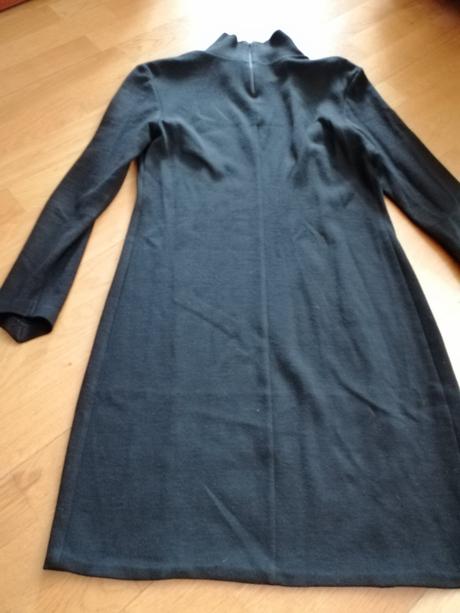 Jednoduché čierne šaty, l