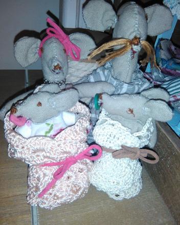 Rodina malých myšiek hand made hračka,