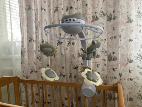Hrací kolotoč na postielku, 