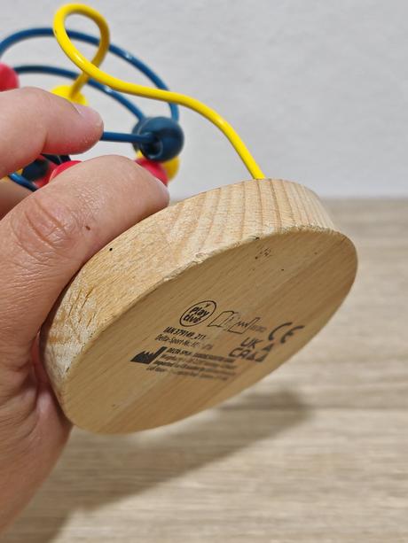 Drevená hračka hlavolam, 