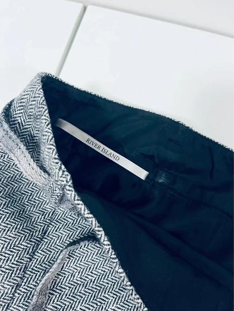 Štýlová vlnená sukňa river island s čipkou, river island,38