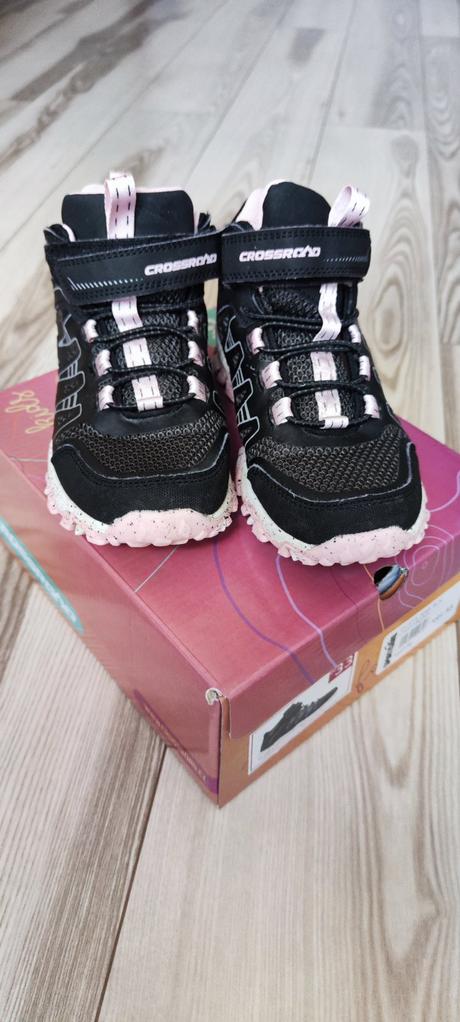 Turistické topánky, 33