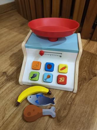 Drevená kuchynská váha,