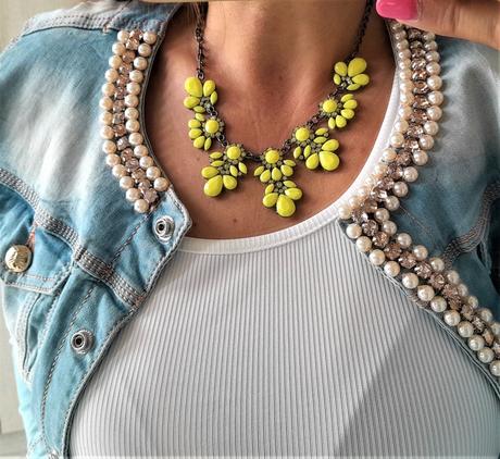 Žltý náhrdelník,