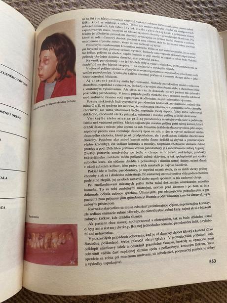 Obrovská stará retro kniha zdravoveda osveta 1980, 