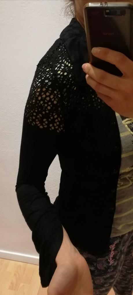 Čierna košeľa, 36