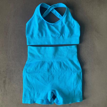 Gym set - podprsenka a push up krátke legíny, s