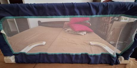 Zábrana proti pádu z postele, 