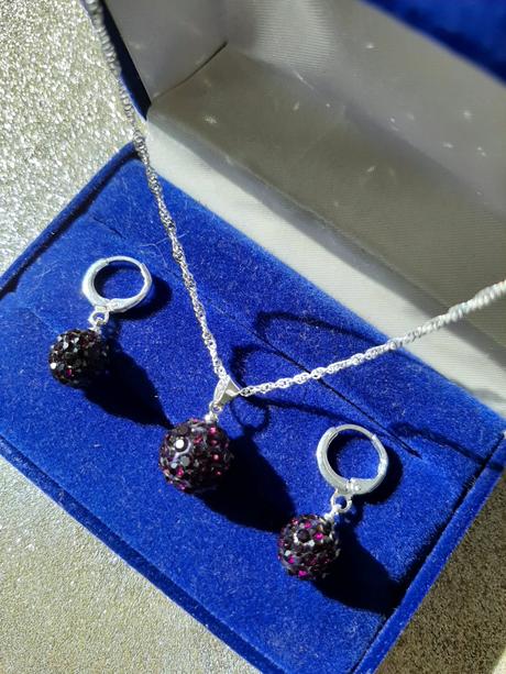 Trblietavý set- náušnice + retiazka s príveskom, 