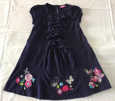 Šaty s volánom, 110