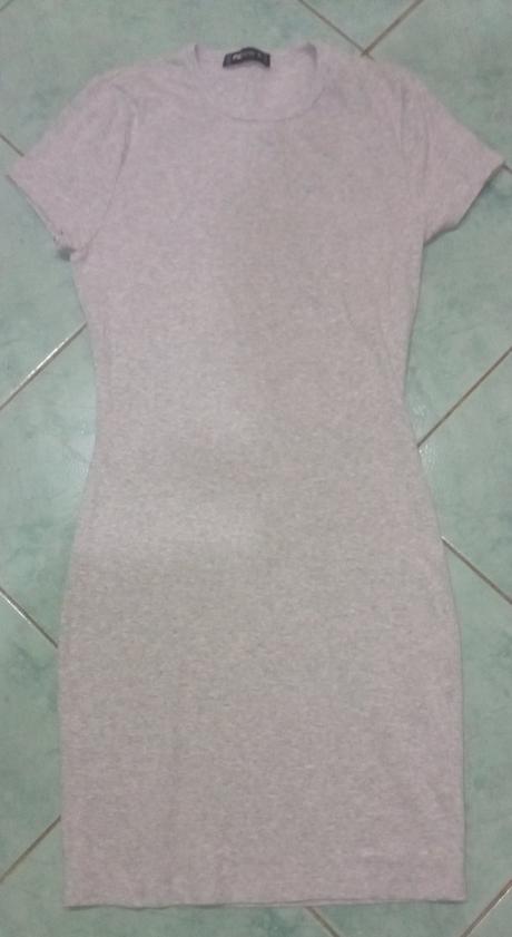 Elastické tričko šaty veľkosť xl ale sedia menšie, xl