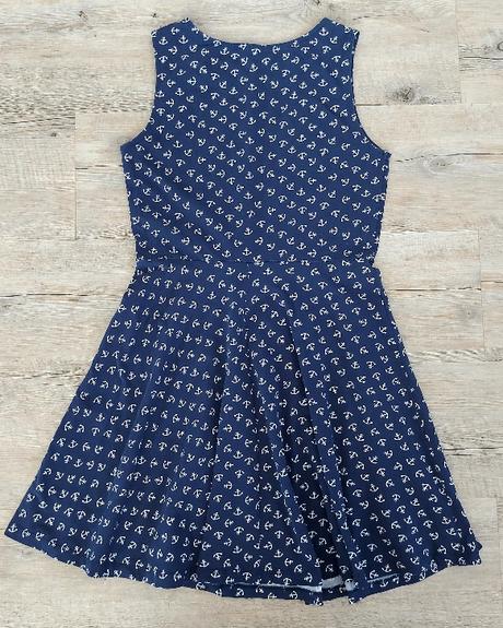 Letné námornícke šaty, 40