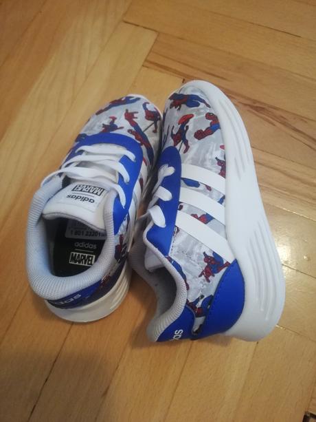 Botasy so spidermanom, adidas,23