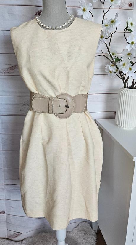 Pekné jednoduché šaty, m