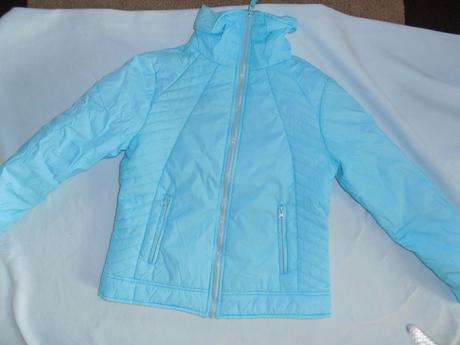 Dievčenská tyrkysová vetrovka, 176