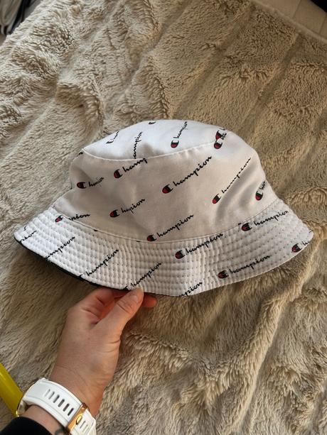 Obojstranný klobúčik, champion