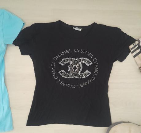 Zánovné dámske tričká veľkosť m,l cena 5e/ks, l