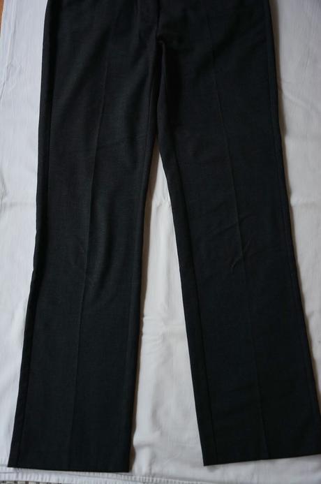 Kvalitný antracitový kostým s mini vzorom, s.oliver,36