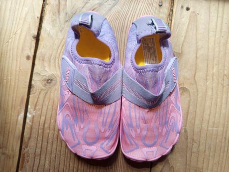 Topánky do vody, 28