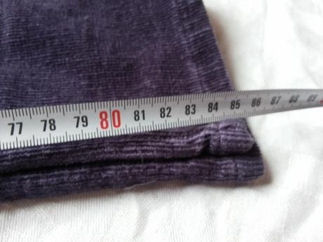 Fialove kordove nohavice , 152