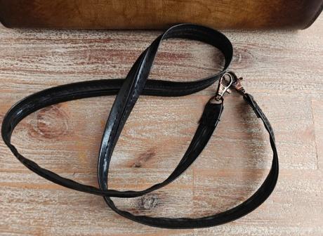 Malá dámska kožená kabelka, 