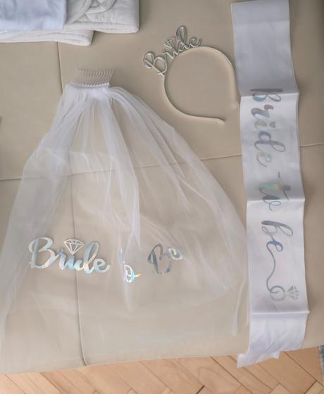 Bride to be+team bride,