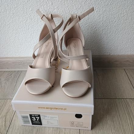 Sandálky, 37