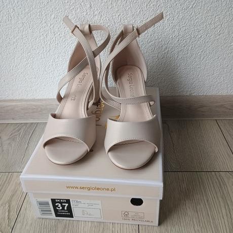 Sandálky, 37