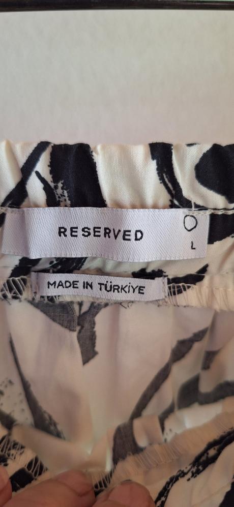 Krásna sukňa, reserved,l