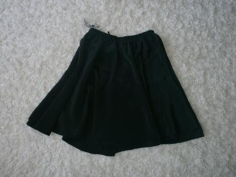 Čierna kruhová minisukňa, s