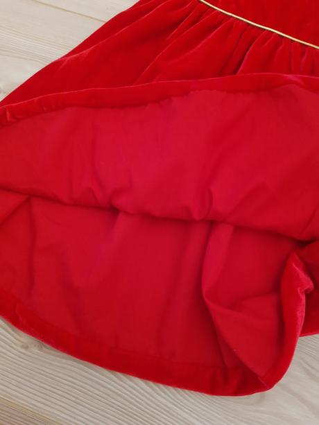 Červené sametove šaty, pepco,92